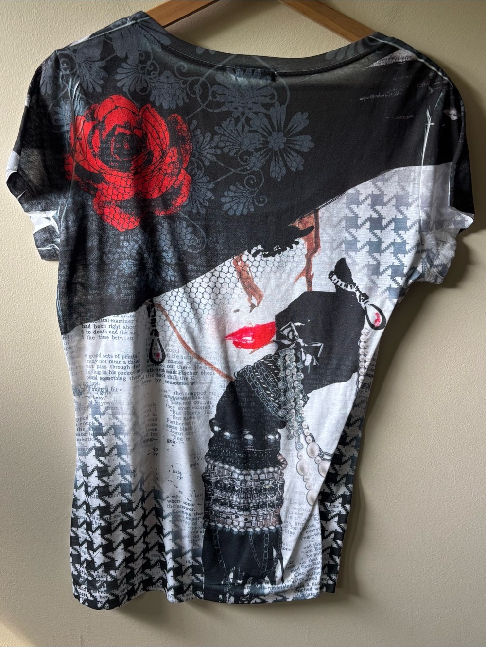Cache Y2K Paper Tag Graphic Tee - Picture 5 of 8
